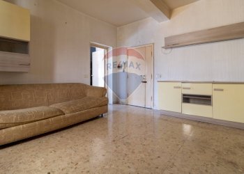 Soggiorno - Three-room apartment VIA CAVOUR
 
69, Cave - photo 15
