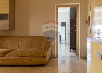 Soggiorno - Three-room apartment VIA CAVOUR
 
69, Cave - photo 17