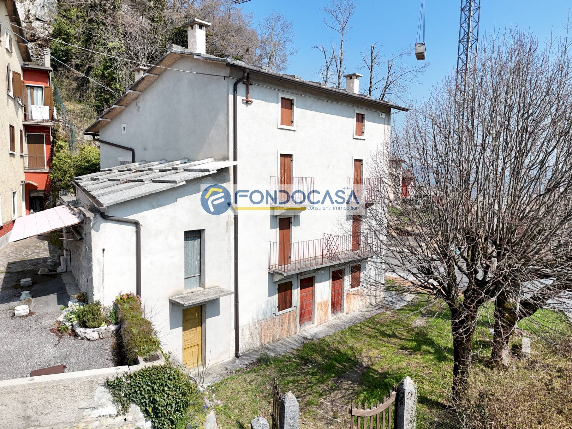 Drone Fondocasa - Casa indipendente via sant'antonio
 
35, Bosco Chiesanuova - foto 1