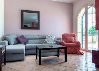 Salone - Villa Via Ippolito Nievo
 
23, Avetrana - foto 1