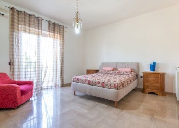 Camera da Letto - Villa Via Ippolito Nievo
 
23, Avetrana - foto 9