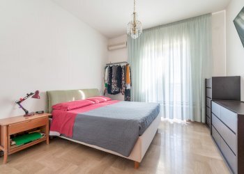 Camera da Letto - Villa Via Ippolito Nievo
 
23, Avetrana - foto 10