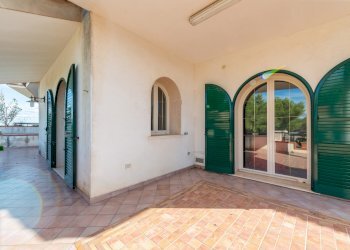 Veranda - Villa Via Ippolito Nievo
 
23, Avetrana - foto 15