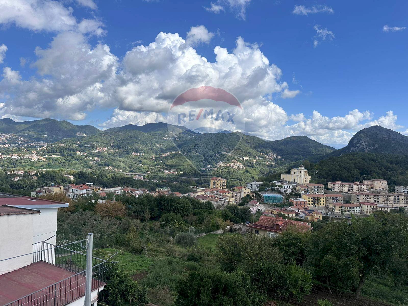 Vista delle montagne - Quadrilocale Via Iaconti
 
snc, Vietri sul Mare - foto 2