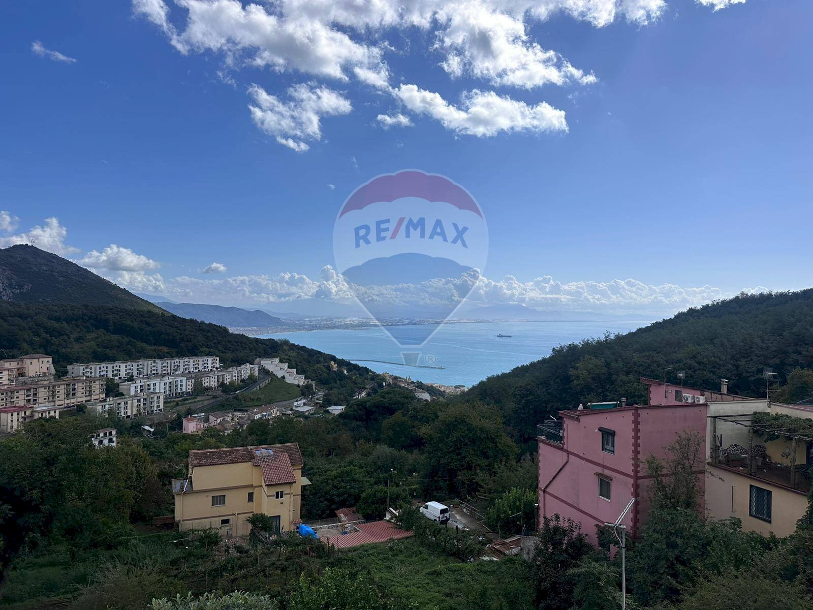 Vista delle montagne - Quadrilocale Via Iaconti
 
snc, Vietri sul Mare - foto 3