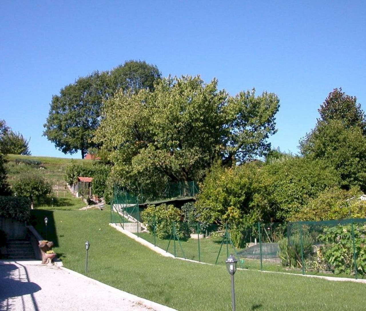 DSCN2919 - Building land via dei fiori
 
10, Imbersago - photo 1