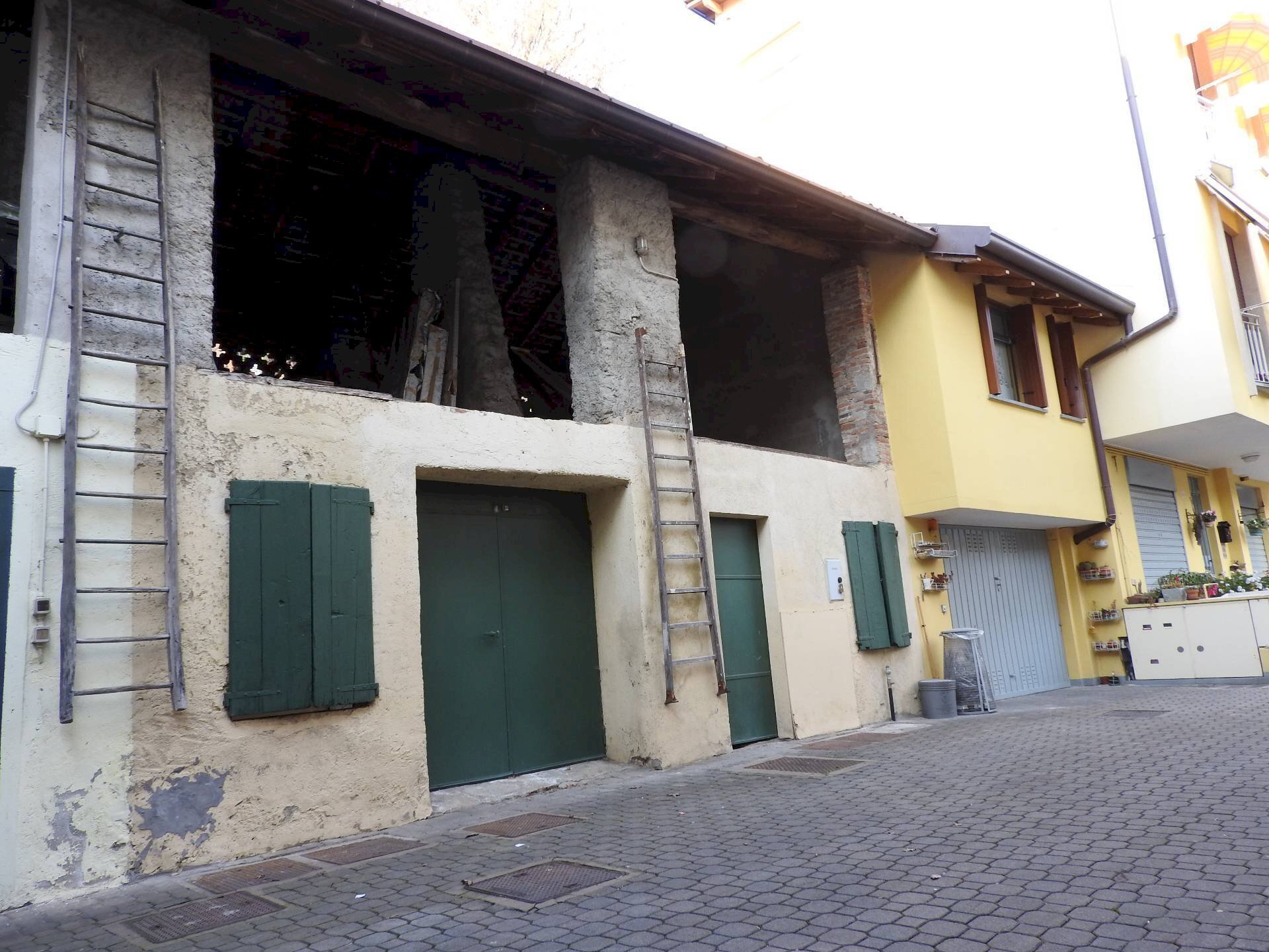 Foto 1 - Magazzino via Sant'Ambrogio, Merate - foto 1