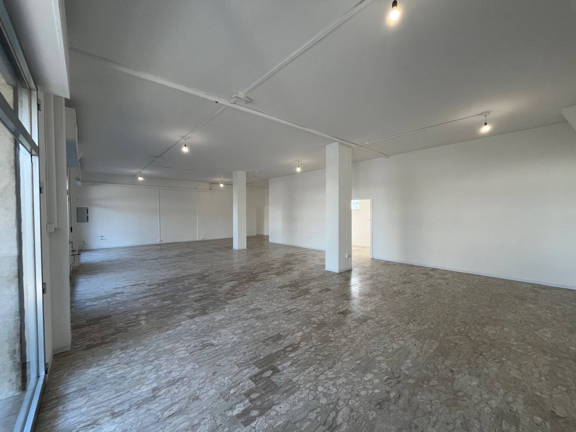 Foto 23 - Commercial Premises Via Pietro Nenni
 
115, San Giovanni Teatino - photo 1