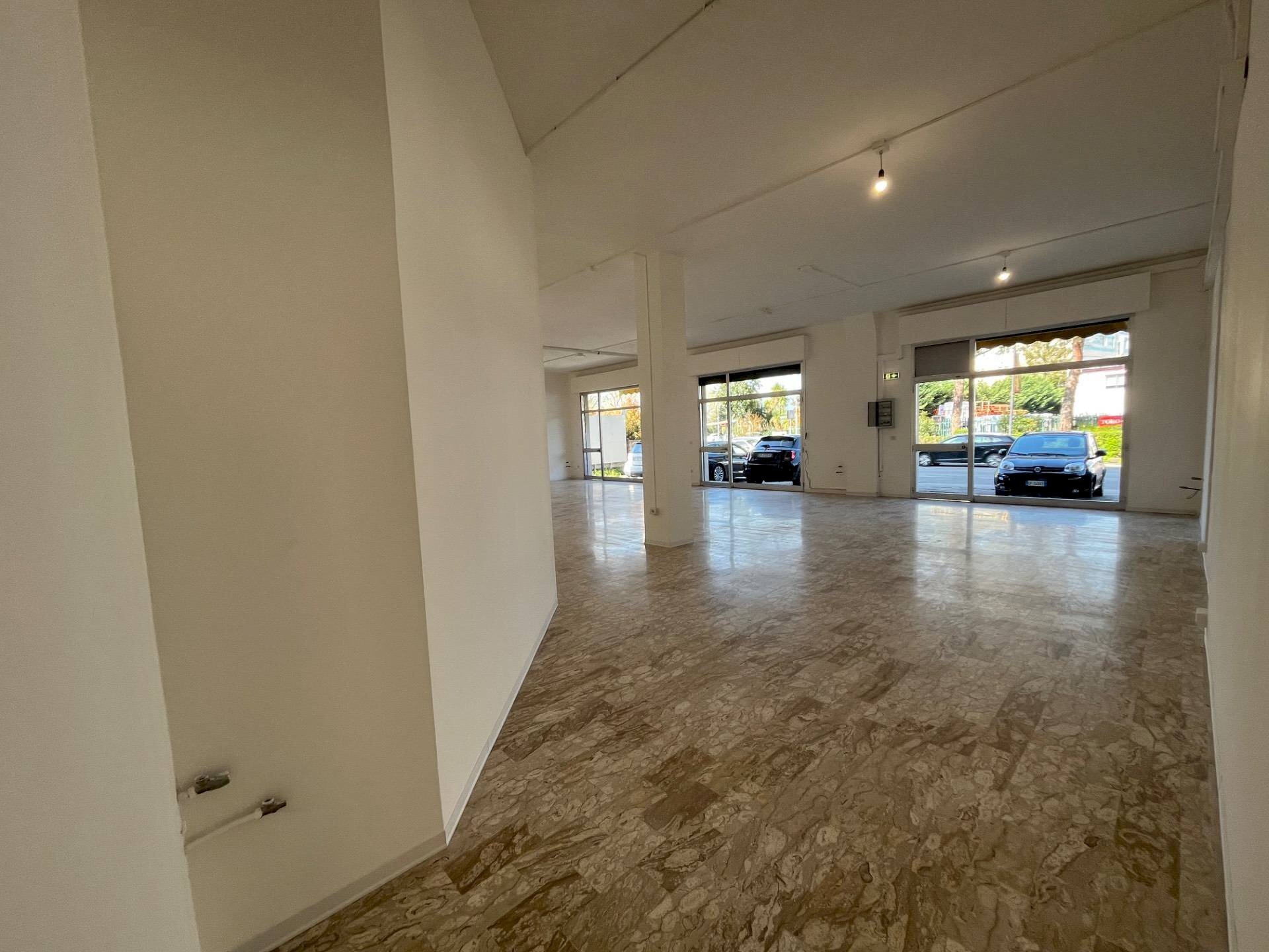 Foto 25 - Commercial Premises Via Pietro Nenni
 
115, San Giovanni Teatino - photo 3