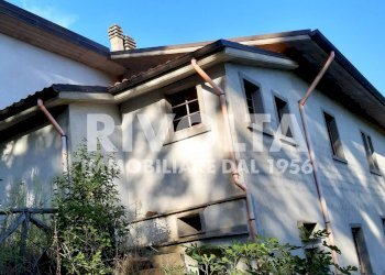 Esterno verso castagneto - Villa Via Madonna Delle Grazie
 
snc, Canepina - foto 8