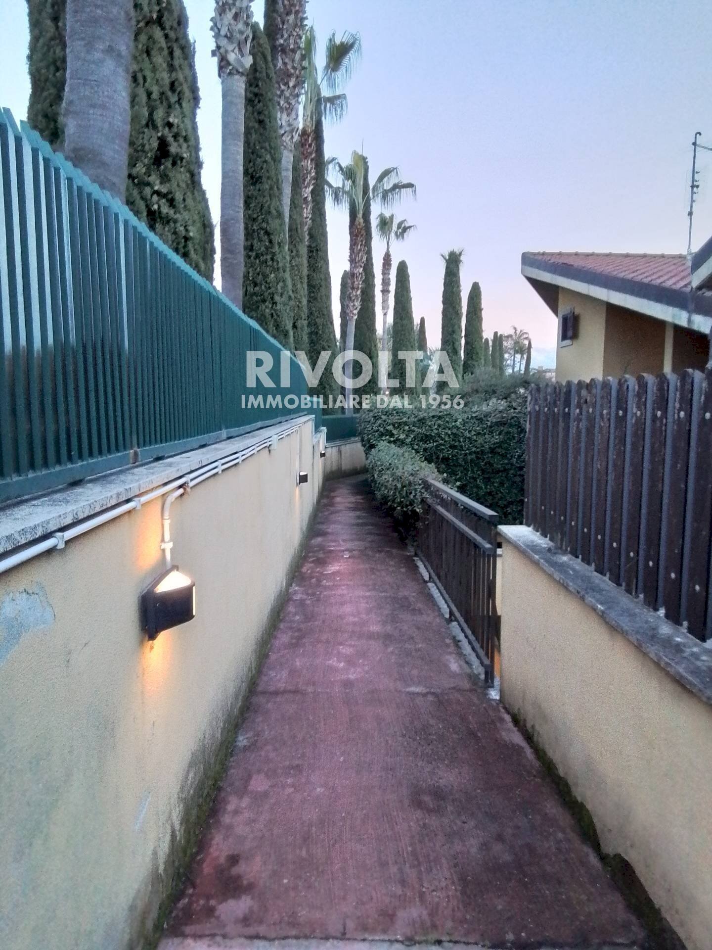 Ingresso - Villa a Schiera Via Giulio Venzi
 
22-24, Roma - foto 1