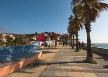 Foto 15 - Apartment Via Martini
 
1, Albisola Superiore - photo 15