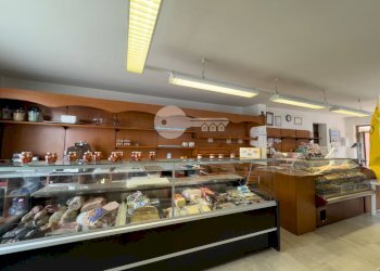 Foto 2 - Attività Commerciale Piazza Libertà
 
4, Remedello - foto 2