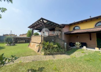 Foto 4 - Terraced Villa Via A. Manzoni
 
110s, Leno - photo 4