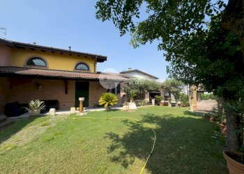 Foto 1 - Terraced Villa Via A. Manzoni
 
110s, Leno - photo 1