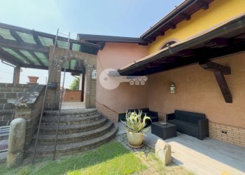 Foto 2 - Terraced Villa Via A. Manzoni
 
110s, Leno - photo 2