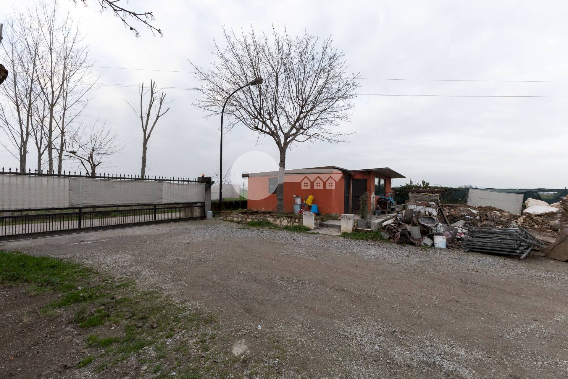 Foto 3 - Capannone Via Ugo Foscolo
 
snc, Ghedi - foto 3