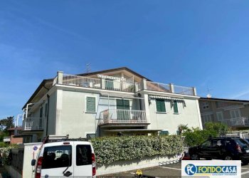 facciata - Appartamento via tonaboni, Massa - foto 1