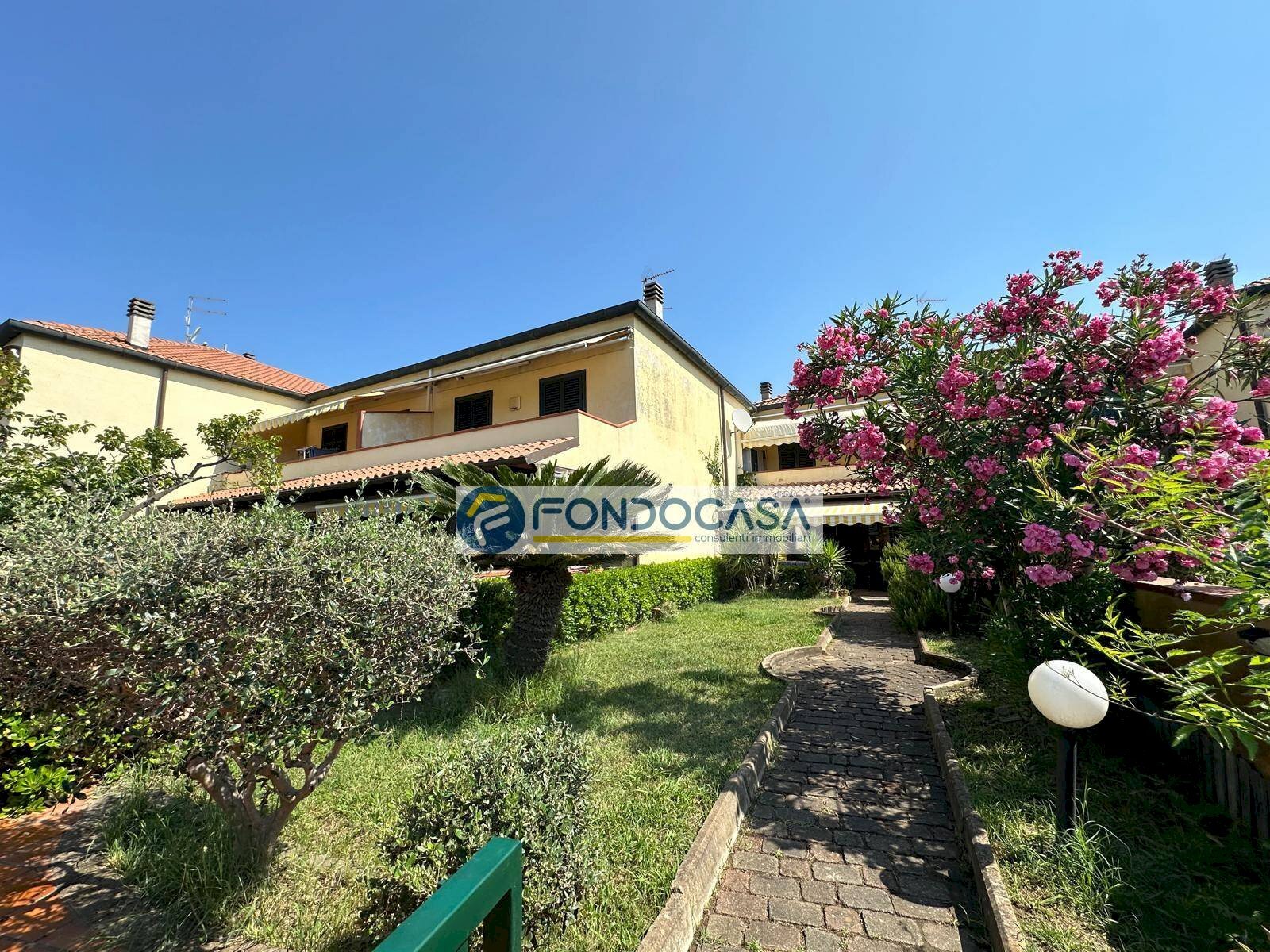 esterno - Appartamento viale xxv aprile, Luni - foto 1