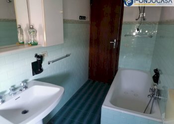 bagno - Four-room apartment via Galileo Galilei, Massa - photo 11