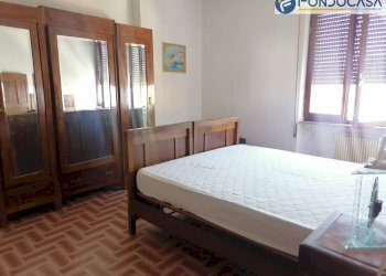 camera matrimoniale - Four-room apartment via Galileo Galilei, Massa - photo 12