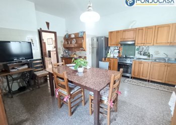 cucina abitabile - Villa via comano, Carrara - foto 14