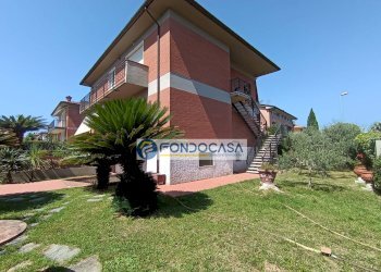 esterno - Casa semi indipendente via labindo, Carrara - foto 2