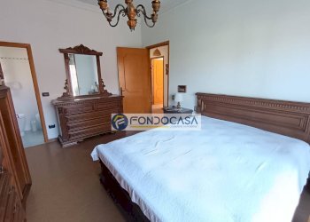 prima camera matrimoniale - Casa semi indipendente via labindo, Carrara - foto 18
