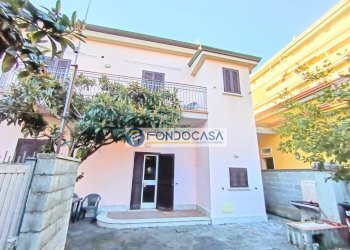 esterno - Casa semi indipendente via rinchiosa, Carrara - foto 1