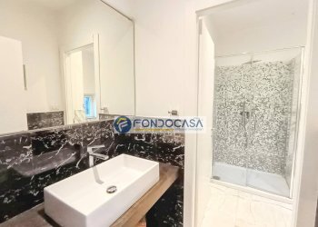 bano piano terra - Casa semi indipendente via rinchiosa, Carrara - foto 9