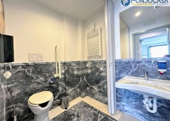 bagno - Attività Commerciale Via
24/D, Massa - foto 14