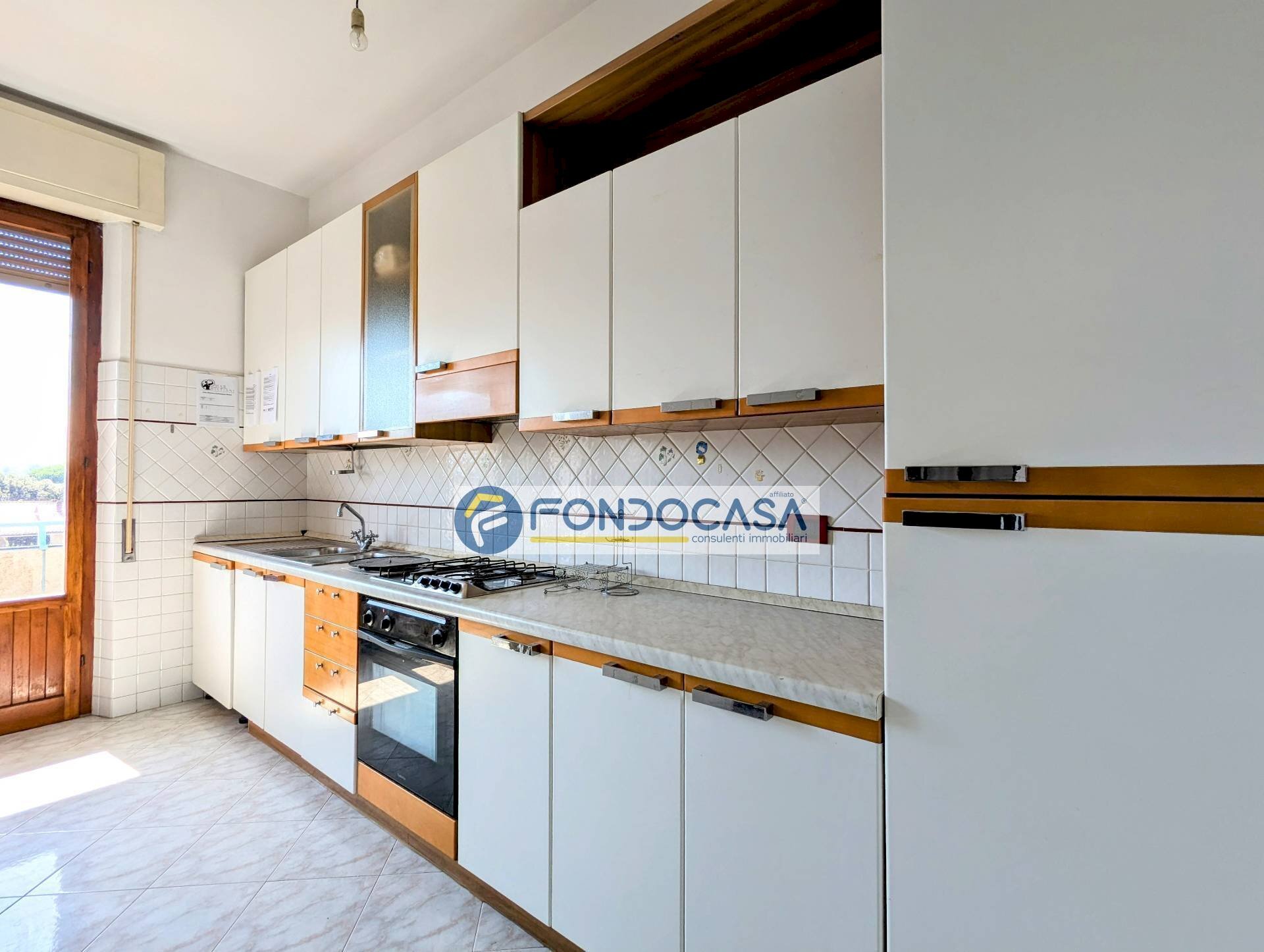 cucina - Trilocale Via Magliano
 
12, Massa - foto 1