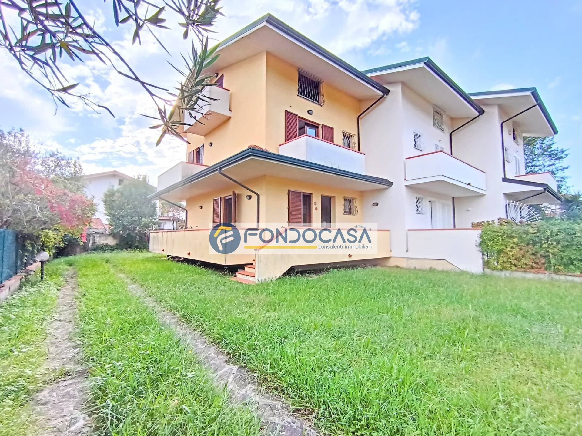 esterno - Casa semi indipendente via 2 giugno, Montignoso - foto 1