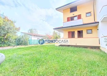 esterno - Casa semi indipendente via 2 giugno, Montignoso - foto 2