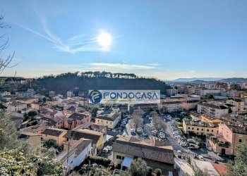 panorama - Four-room apartment Via Rocca
 
21, Massa - photo 1