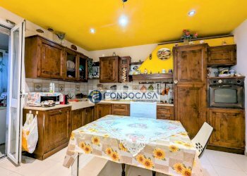 cucina abitabile - Four-room apartment Via Rocca
 
21, Massa - photo 6