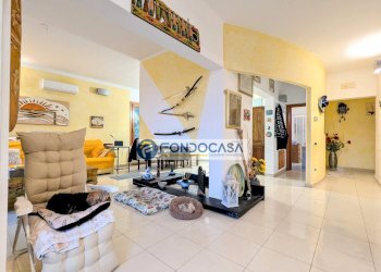 soggiorno - Four-room apartment Via Rocca
 
21, Massa - photo 7