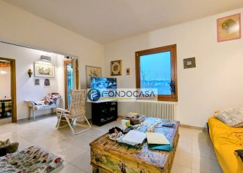 soggiorno - Four-room apartment Via Rocca
 
21, Massa - photo 9