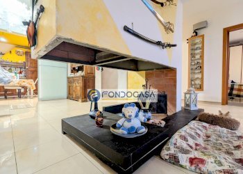 soggiorno - Four-room apartment Via Rocca
 
21, Massa - photo 10