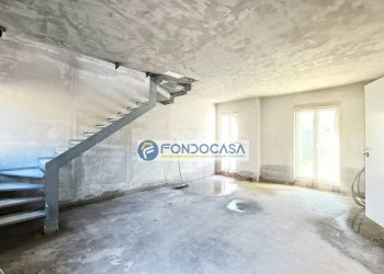 soggiorno con angolo cottura - Casa semi indipendente via larga, Luni - foto 4