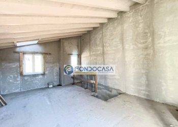 zona notte con bagno - Casa semi indipendente via larga, Luni - foto 10