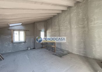 zona notte con bagno - Casa semi indipendente via larga, Luni - foto 15