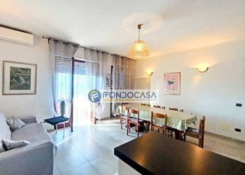 soggiorno con angolo cottura - Three-room apartment viale cristoforo colombo, Carrara - photo 2