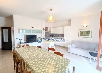 soggiorno con angolo cottura - Three-room apartment viale cristoforo colombo, Carrara - photo 4