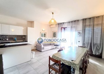 soggiorno con angolo cottura - Three-room apartment viale cristoforo colombo, Carrara - photo 5