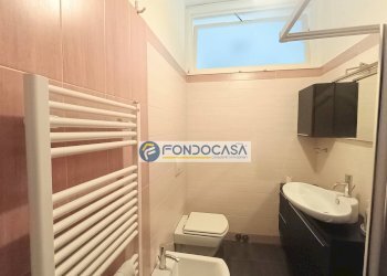 bagno di servizio - Three-room apartment viale cristoforo colombo, Carrara - photo 8