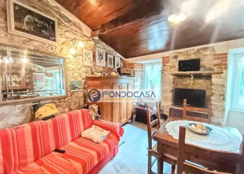 soggiorno - Three-room apartment via carriona di ravaccione, Carrara - photo 1