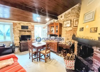 soggiorno - Three-room apartment via carriona di ravaccione, Carrara - photo 2