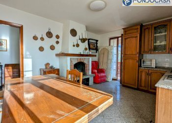 cucina abitabile - Villa Via Marmolada
 
2, Luni - foto 12