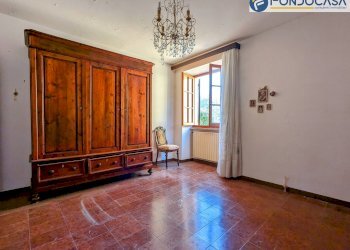 camera matrimoniale - Villa Via Marmolada
 
2, Luni - foto 26